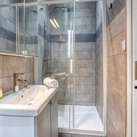 Newhome - Clinique Mutualiste / Belle Electrique Apartament *